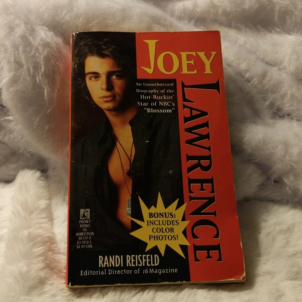 💵2/$10 Bundle & Save💵 Sneak Peak Book into the life Joey Laurence